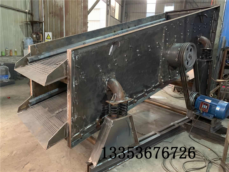 石料振動(dòng)篩分機(jī)喂料不勻稱(chēng)會(huì)造成哪些原因？1